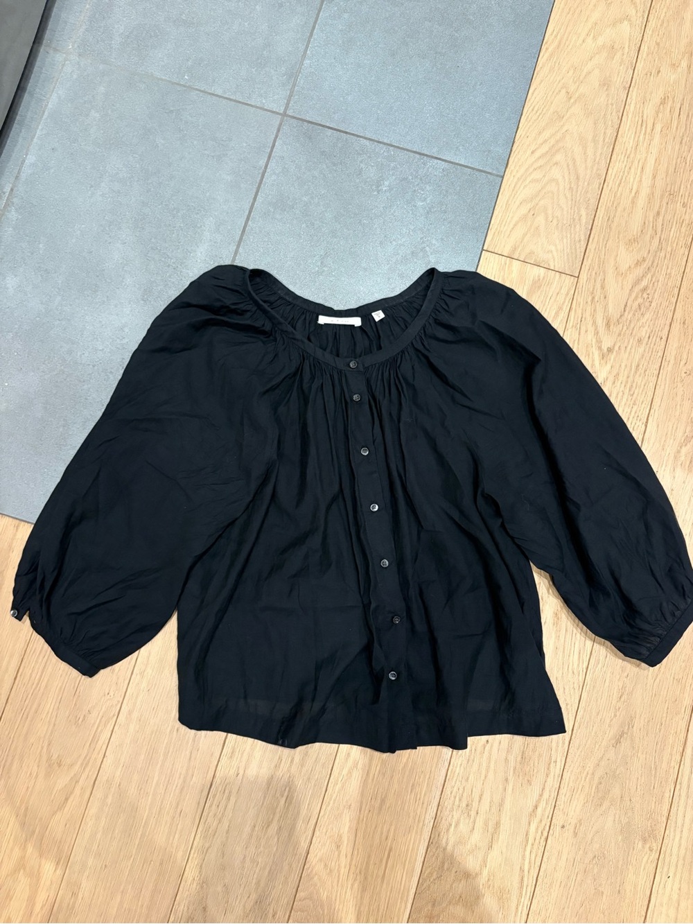 Doen Jiana Puff Sleeve Black Top